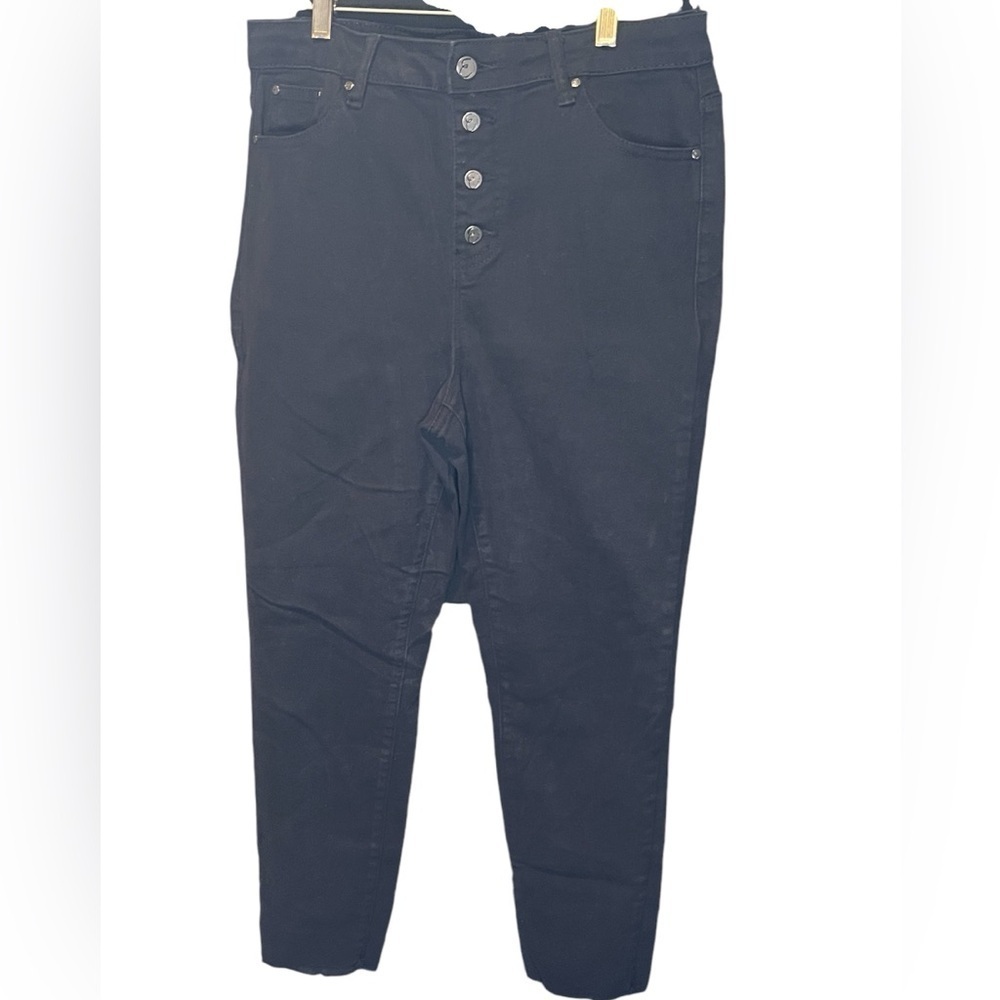 EARL JEANS